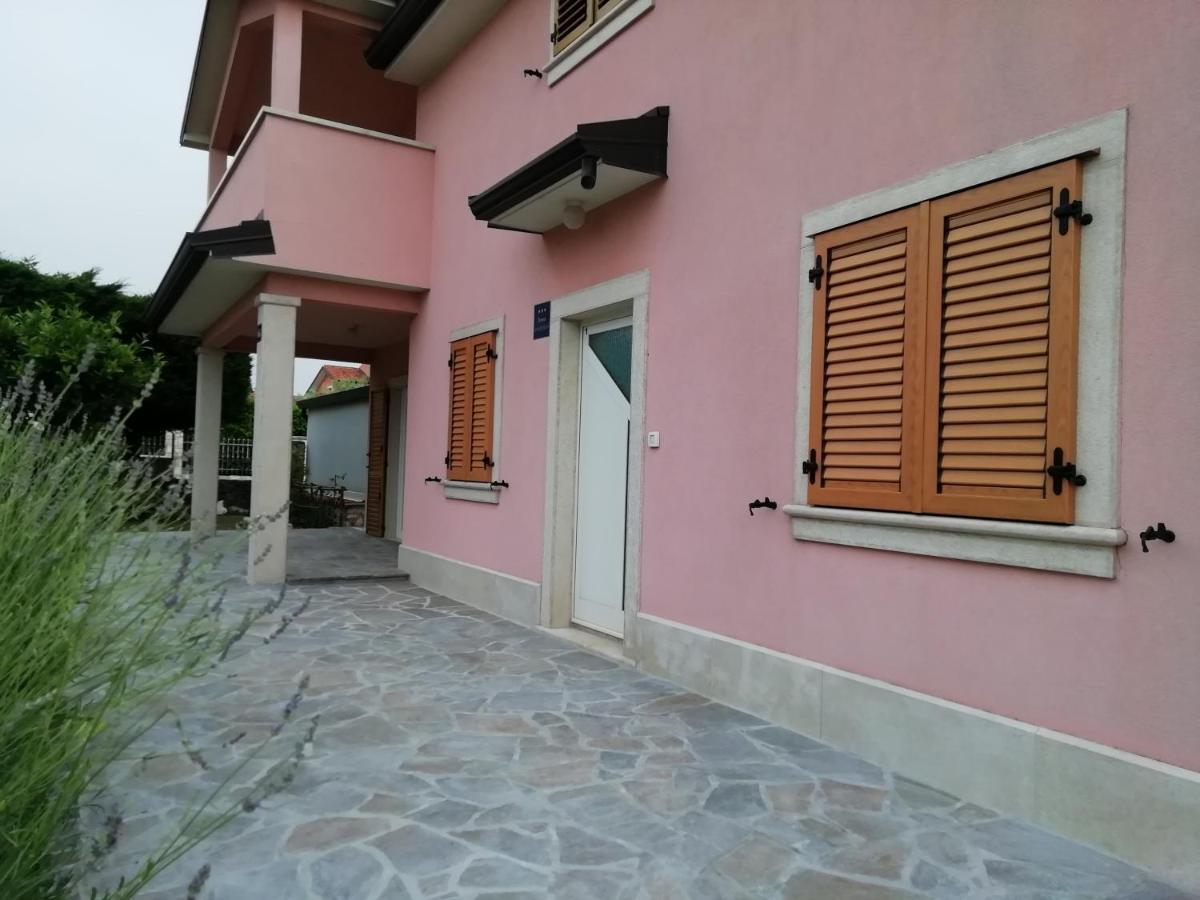 Apartmani Vesna Buje Exterior foto